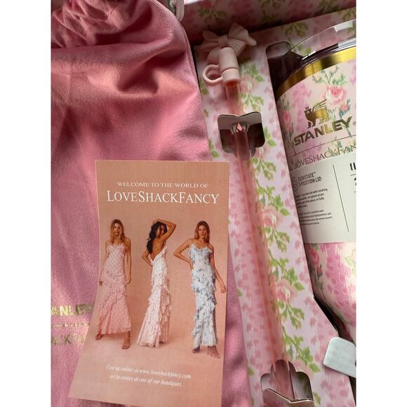 NEW Stanley x LoveShackFancy Flowstate Quencher 40oz Tumbler - Picture 3 of 4